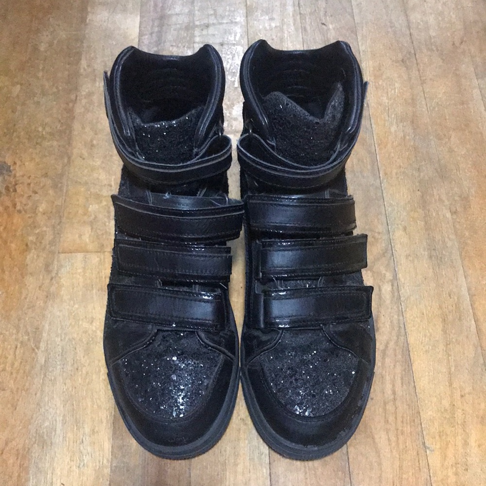 man high top